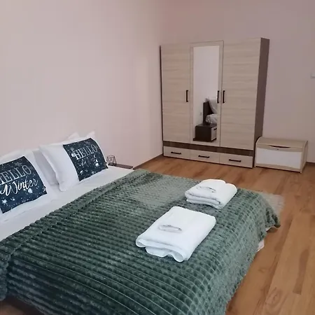 Apartment Evrika 4 *